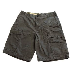 New! Izod Gray Cargo Shorts Sz 32